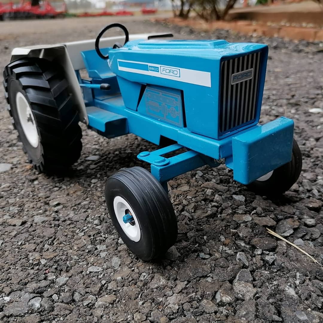 1 16 Scale Ford 6600 3