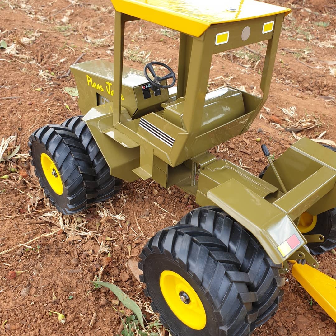 Articulated 8 Wheel Plaas Japie3