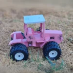 Daisy Articulated Tractor 1/16 (Pink) - Tough Metal Toys - Image 3