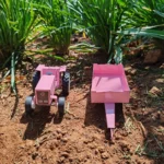 Daisy Tractor & Trailer 1/32 (Pink) - Tough Metal Toys - Image 2